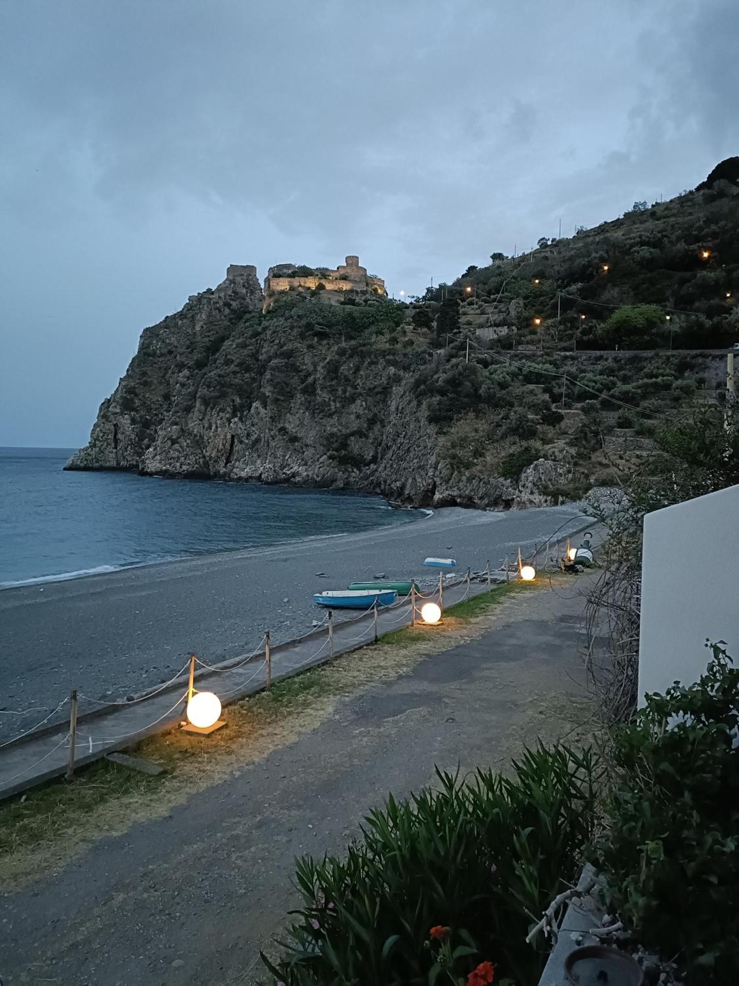 Casa Vacanze Margarita SantʼAlessio Siculo Exterior foto